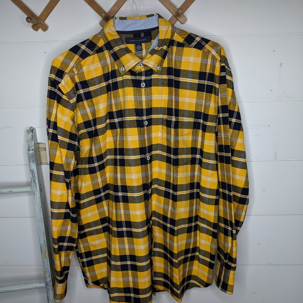 Tommy Hilfiger button down dress shirt